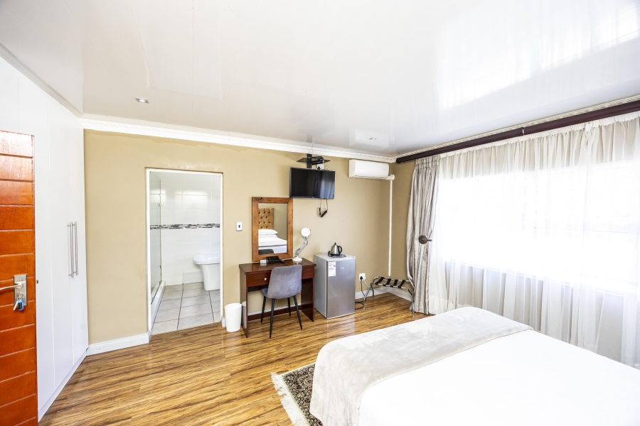 Commercial Property for Sale in Sunnyridge Eastern Cape